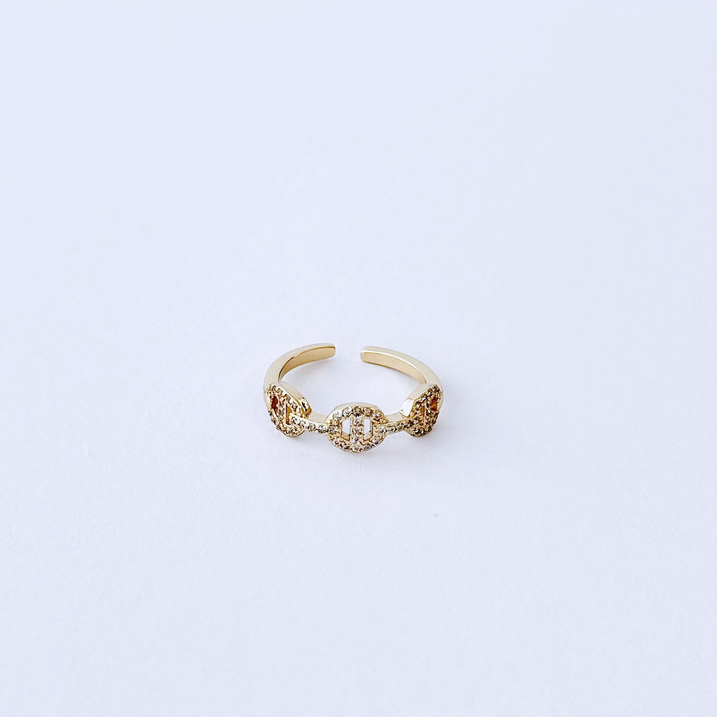 Thin adjustable ring