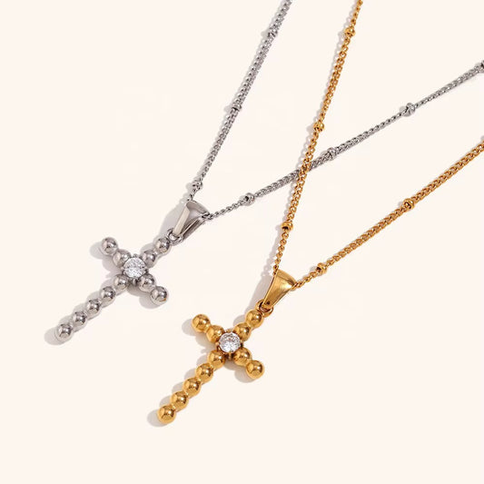 Cross pendant necklace