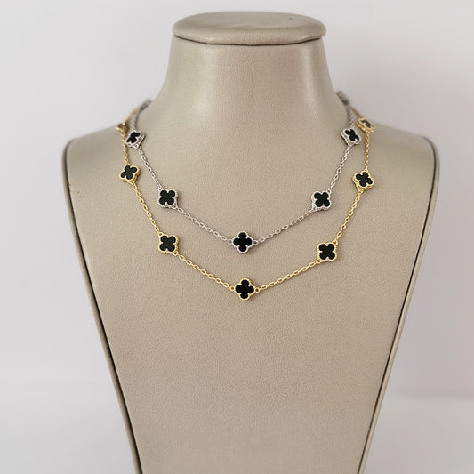 Mini clover necklace