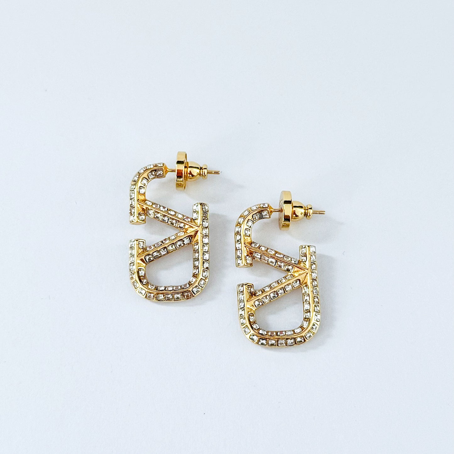 V Crystal earring