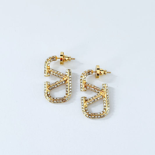 V Crystal earring