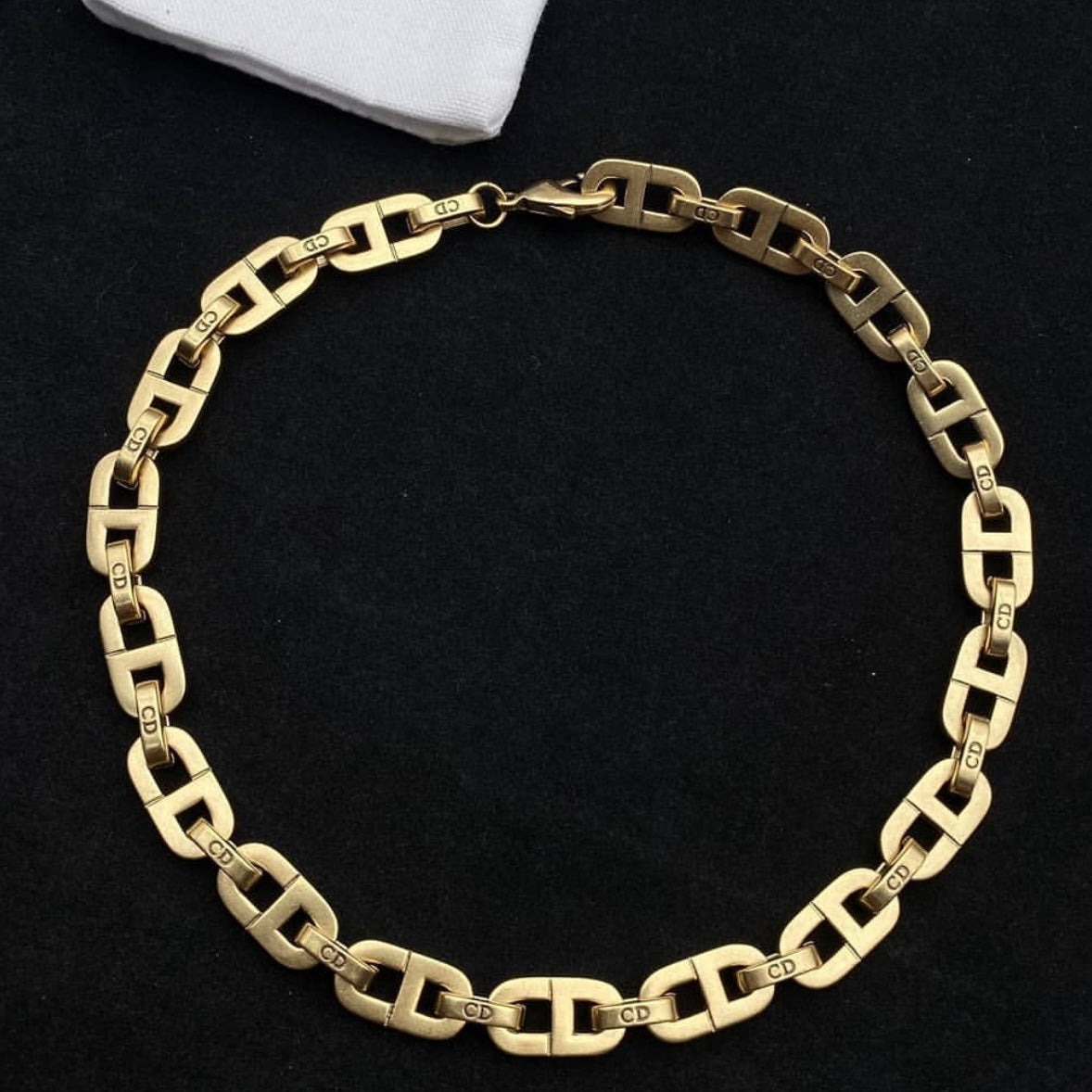 CD VINTAGE NECKLACE
