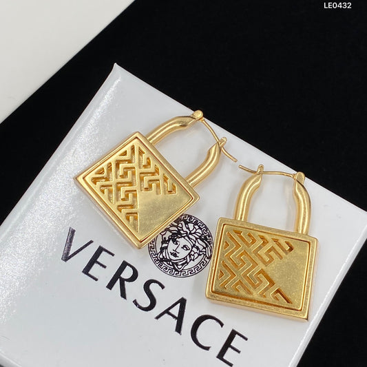 VRSCE EARRING